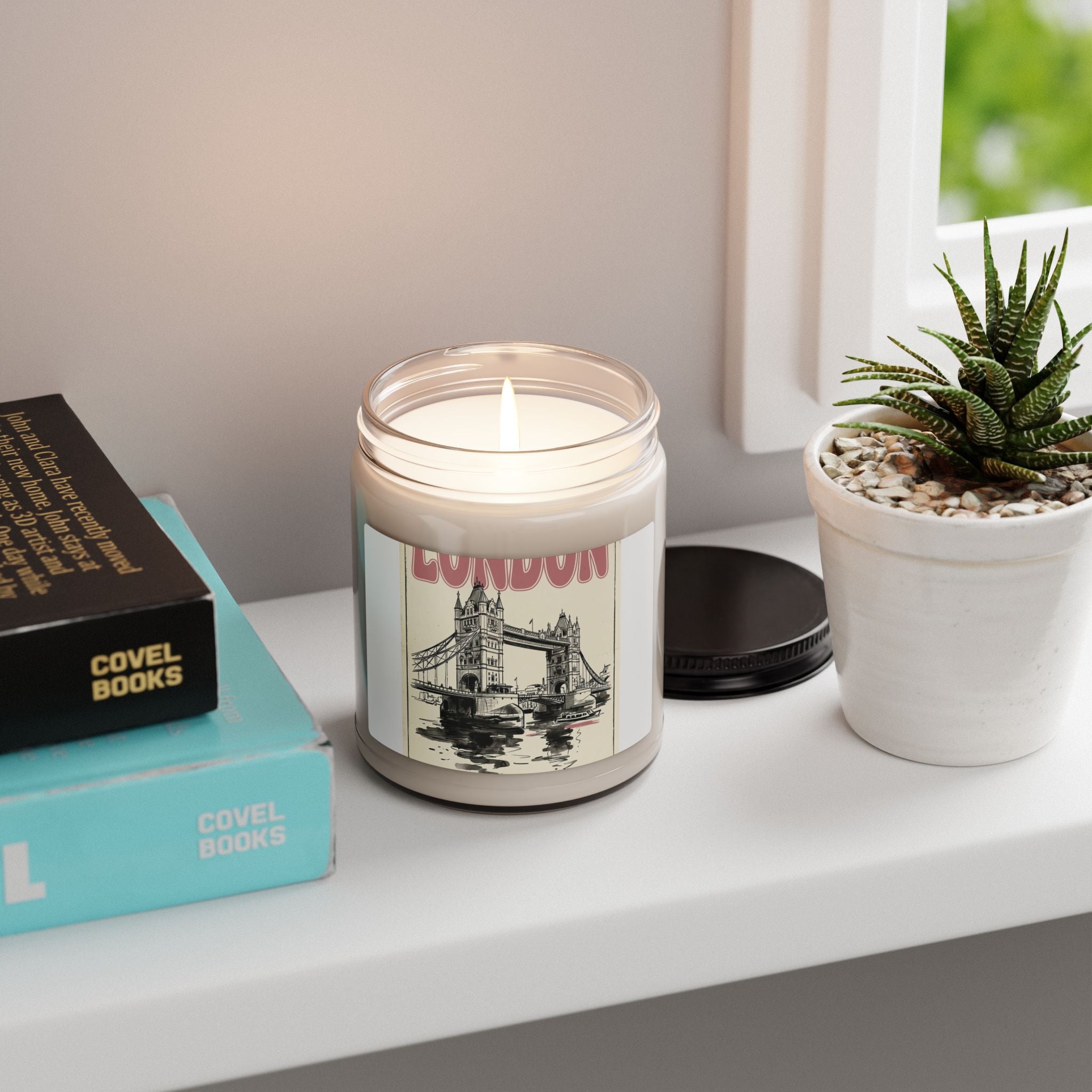 London Illustration Candle | Fashion-Editorial, Parisian Office Glam
